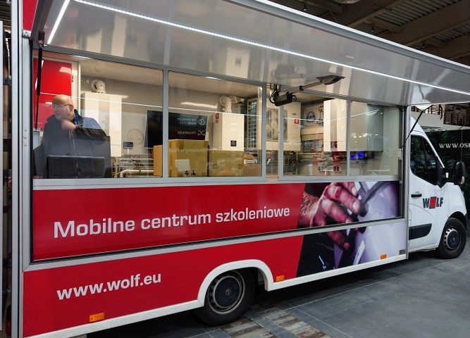 Ciężarówka pokazowa Mobilne centrum szkoleniowe Wolf
