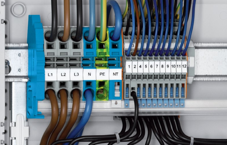 Łączenie przewodów w rozdzielnicach elektrycznych. Rodzaje złączek i zasady montażu